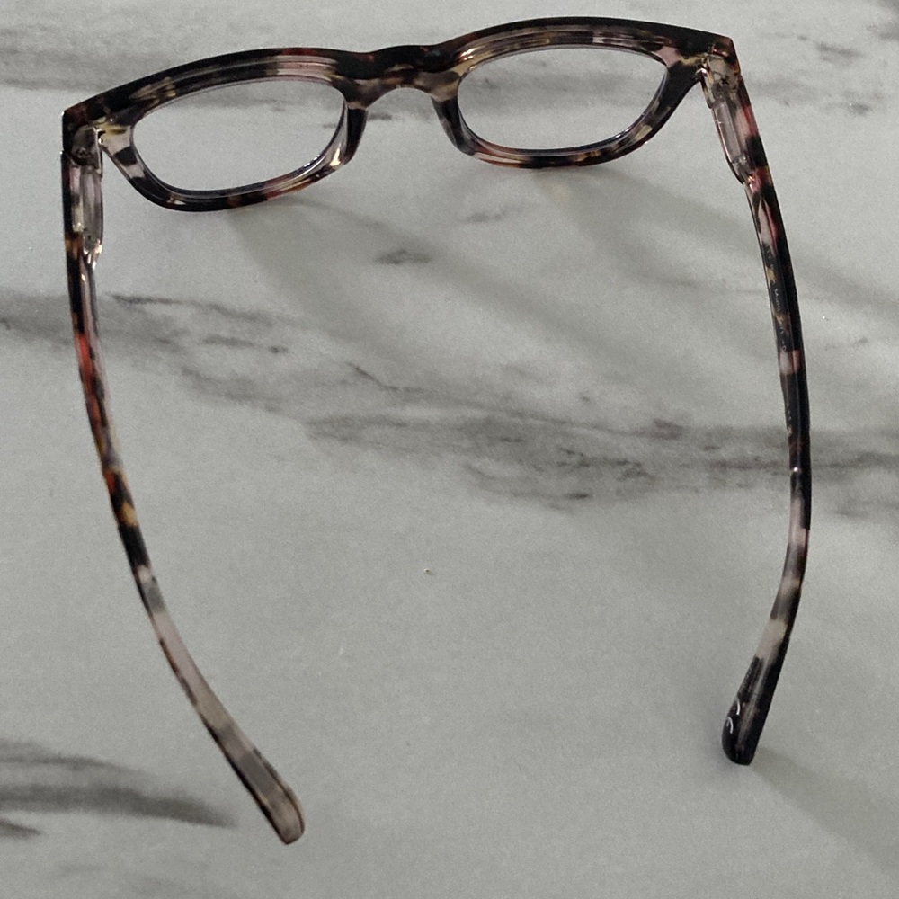 Tortoise Shell Pattern Glasses - Picture 10 of 16